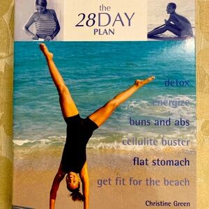 The 28 Day Plan Book. Detox, Energize, Buns and abs,Cellulite Buster,Flat stomac